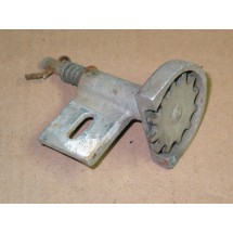 CHUTE SPROCKET ASSEMBLY CUB CADET IH 62415 C2 IH 397044 R1 IH 397041 R1 SHS USED