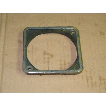 HEADLIGHT RIM IH 528558 R1 USED