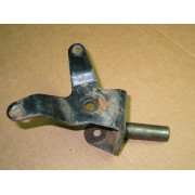 FRONT SPINDLE KNUCKLE ASSEMBLY LH CUB CADET 703-0083 IH 140085 C1 WD USED