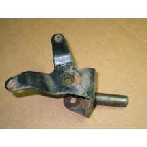 FRONT SPINDLE KNUCKLE ASSEMBLY LH CUB CADET 703-0083 IH 140085 C1 WD USED