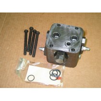 BLOCK ASSEMBLY RELIEF VALVE IH 145554 C91 1971432 C2 NOS