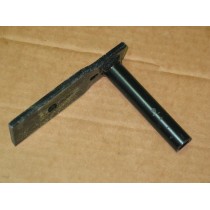 IDLER ARM ASSEMBLY RH CUB CADET 759-3053 IH 59686 C2 NOS