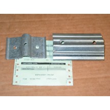 BRUSH RETAINER CUB CADET 2182-007 NOS