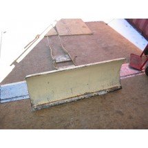 SNOW / DIRT BLADE 42" W/F CUB CADET WIDE FRAME UNDERCARRIAGE IH 466899 R91 IH 466896 R31 IH 473918 R92 IH 489618 R1 USED