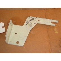 RH FRONT BRACKET CUB CADET IH 548182 R2 NOS