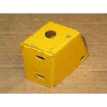 FRONT ROLLER MOUNTING BRACKET CUB CADET HA 19931 NOS