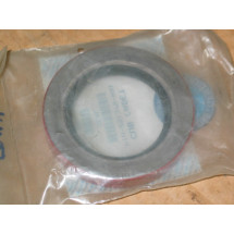 MAGNETO DRIVE OIL SEAL IH 251379 R91 IH251379R91 IH-251379-R91 NOS