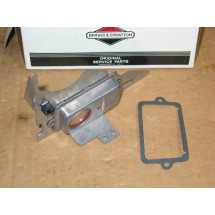 BREATHER ASSEMBLY CUB CADET BS 495755 IH 78090 C1 BS 393243 NOS