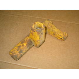 REAR SLEEVE HITCH LEVER LIFT ROCKSHAFT CUB CADET IH 545637 R1 IH-545637-R1 IH545637R1 719-3024 NOS