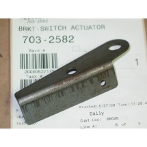 SWITCH ACTUATOR BRACKET 703-2582 759-04228 NEW