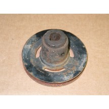 TILLER GEARBOX LOWER PULLEY CUB CADET IH 485246 R91 USED