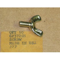 SIDE PANEL BOLT CUB CADET IH 62372 C1 WN NOS