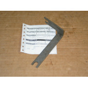 MUFFLER SUPPORT BRACKET RH CUB CADET IH 223213 C1 703-0257 NOS