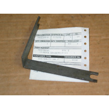 MUFFLER SUPPORT BRACKET LH CUB CADET IH 223214 C1 703-0258 NOS