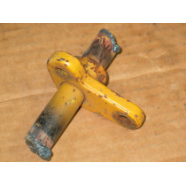 CLUTCH & BRAKE PADAL ARM IH 384661 R1 USED