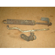 SPRING ASSIST HELPER SPRING CUB CADET IH 399481 R91 IH-399481-R91 N/F USED