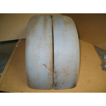 ROUND FENDER RT/LT ASSEMBLY N/F CUB CADET IH 384743 R91 IH 384744 R91 IH 384747 R1 USED