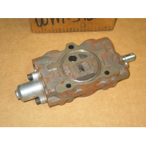 HYDRAULIC VALVE ASSEMBLY CUB CADET WM 346081P WM-346081P NOS
