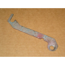 HOOD LATCH CUB CADET 703-0010 IH 223336 C1 USED