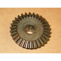 BEVEL PINION GEAR CUB CADET IH 475600 R1 USED