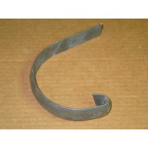 DECK FRONT RUNNER BRACKET FRONT CUB CADET IH 444555 NOS