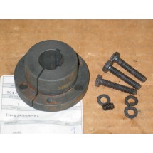 CENTER SPINDLE HUB CUB IH 474164 R1 NOS