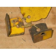 REAR FENDER REFLECTOR MOUNT BRACKET CUB CADET IH 377856 R1 (SET OF 2) USED