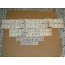 INTERNATIONAL HARVESTER DECALS IH 547495 R92 (SET) NOS