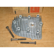 CYLINDER HEAD CUB CADET IH 488570 R1 IH 488570R1 TC 30938A NOS