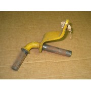 FRONT STEERING KNUCKLE ASSEMBLY RIGHT IH 533923 R2 759-3077 USED