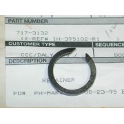 PINION SHAFT FRONT BEARING RETAINER RING IH 395102 R1 717-3132 NOS