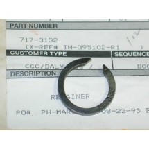 PINION SHAFT FRONT BEARING RETAINER RING IH 395102 R1 717-3132 NOS