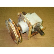 GEAR BOX PULLEY ASSEMBLY CUB CADET IH 1254781 C1 IH 254840 C1 IH 73385 C1 IH 1254846 C1 USED