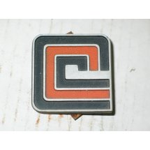 GRILLE EMBLEM METAL CC WITH CLIPS CUB CADET 222-4798 NOS