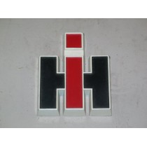 GRILLE EMBLEM METAL CUB CADET IH 2751844 R1 NOS