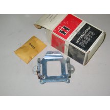 SHOCK MOUNT VOLTAGE REGULATOR IH 65304 NOS