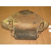 CENTER HOUSING FRONT ROLLER MOUNT ASSEMBLY CUB CADET IH 489349 R3 USED