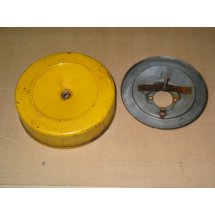 AIR CLEANER ASSEMBLY CUB CADET IH 385167 R1 KH 235101 IH 385169 R1 KH 235102 USED