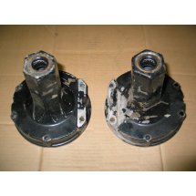 REAR AXLE CARRIER ASSEMBLY 703-0906 IH 397323 R11 BLK USED (SET OF TWO)