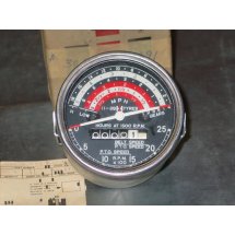 TACHOMETER INTERNATIONAL HARVESTER IH 3068983 R91 NOS