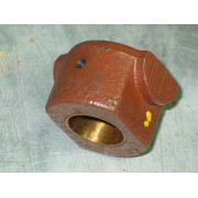 CLUTCH RELEASE BEARING RETAINER ASSEMBLY CUB CADET IH 376258 R11 NOS