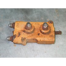 SINGLE HYDRAULIC VALVE CUB CADET IH 547633 R92 717-3004 782 USED