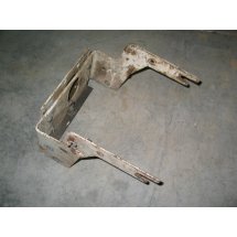 FRONT MOUNTING PLATE ASSEMBLY CUB CADET IH 548181 R2 IH 548182 R2 IH 548183 R1 IH 549257 R1 IH 490123 R1 USED