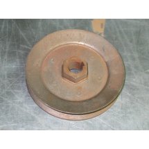 RT OUTER DECK PULLEY CUB IH 491888 R1 NOS
