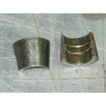 VALVE SPRING SEAT KEY CUB CADET IH 46209 D IH 385259 R1 (SET OF 2) NOS