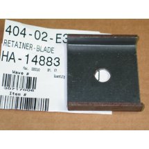 BLADE RETAINER HA 14883 IH 1286699 C1 NOS
