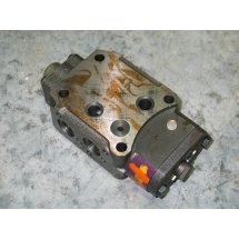 HYDRAULIC CONTROL VALVE ASSEMBLY IH 365983 R92 NOS