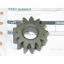 13 TEETH PINION GEAR IH 251397 R1 NOS
