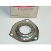 DRIVE END RETAINER PLATE CUB CADET IH 1971993 NOS