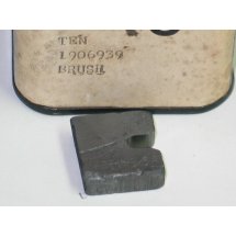 BRUSH IH 1906939 NOS